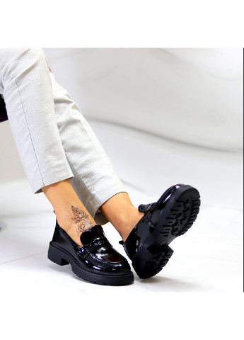 Лоферы женские черные глянцевые кожаные Melasva на среднем каблуке