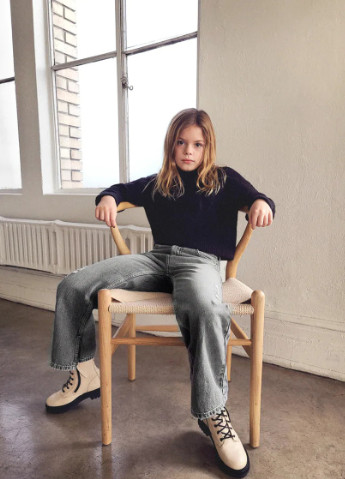 Серые демисезонные джинсы на девочку Zara