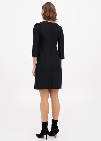 Черное кэжуал платье футляр Sassofono однотонное