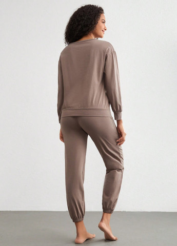 Світло-коричнева всесезон піжама (лонгслів, штани) лонгслів + брюки SHEIN