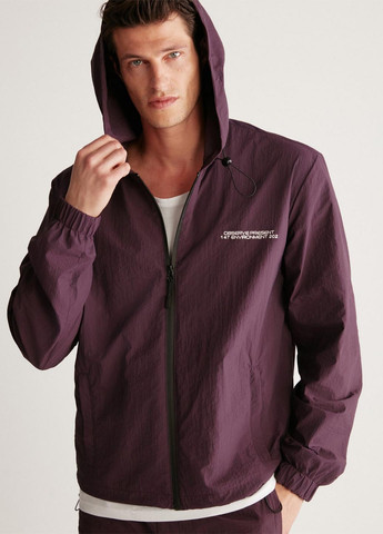 Бордова демісезонна вітровка Grimelange