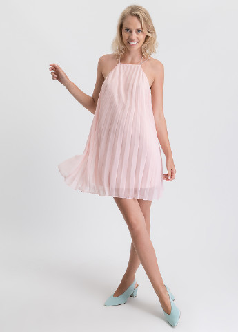Розовое кэжуал платье клеш, плиссированное, с открытой спиной NA-KD однотонное