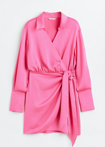 Розовое кэжуал платье на запах H&M однотонное