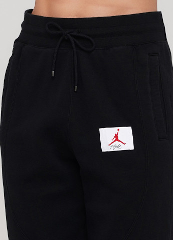 Черные спортивные демисезонные джоггеры брюки Nike