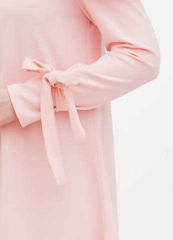 Светло-розовое коктейльное платье а-силуэт Moda Italia однотонное
