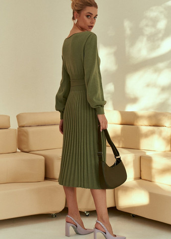 Оливкова кежуал сукня плісована Gepur однотонна