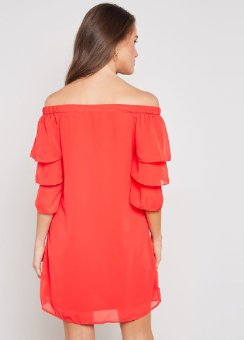 Красное коктейльное платье с открытыми плечами Vero Moda однотонное