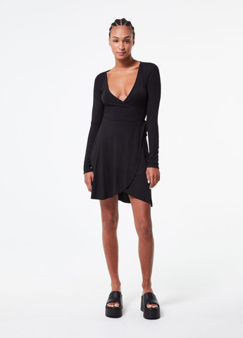 Чорна кежуал сукня на запах Jennyfer однотонна