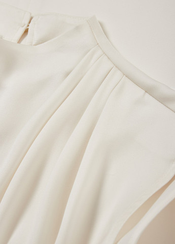 Молочна блуза C&A