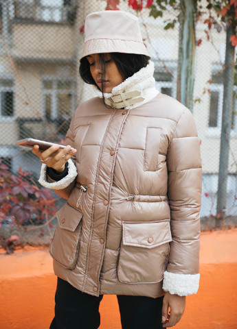 Бежевая демисезонная короткая куртка с воротником Fashion