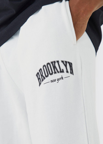 Белые спортивные демисезонные прямые брюки Boohoo