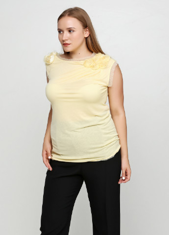 Светло-желтая летняя футболка Valentino
