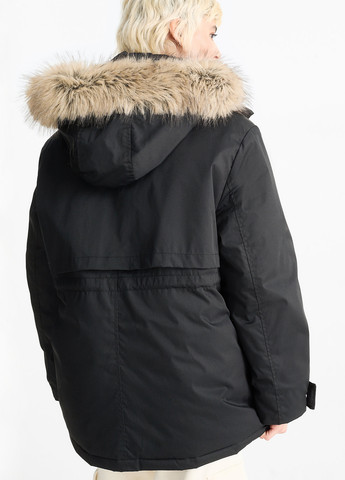 Черная зимняя куртка C&A