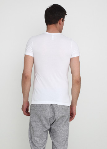 Біла футболка adidas