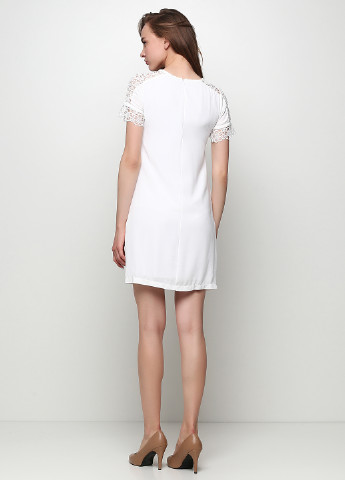 Белое кэжуал платье Arizona