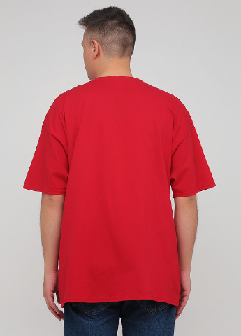 Красная летняя футболка Hanes
