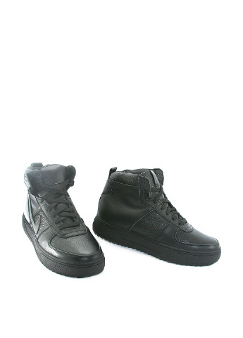 Черные зимние ботинки Mila