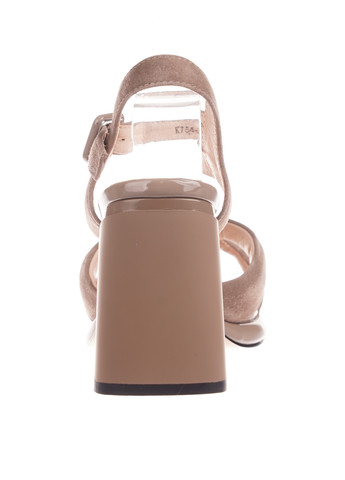 Бежевые босоножки Blizzarini с ремешком