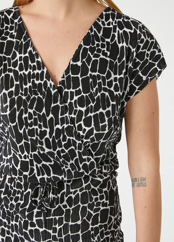 Чорно-білий кежуал комбінезон комбінезон-шорти KOTON з тваринним принтом