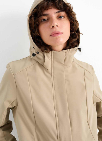 Бежевая демисезонная куртка C&A