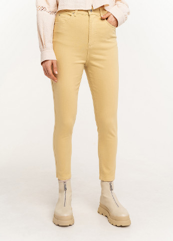 Желтые джинсовые демисезонные укороченные, зауженные брюки befree