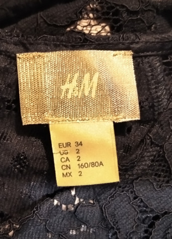 Чорна коктейльна коротка сукня з мережива H&M однотонна