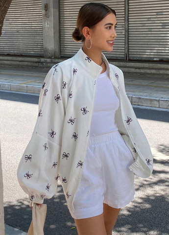 Біла демісезонна куртка SHEIN