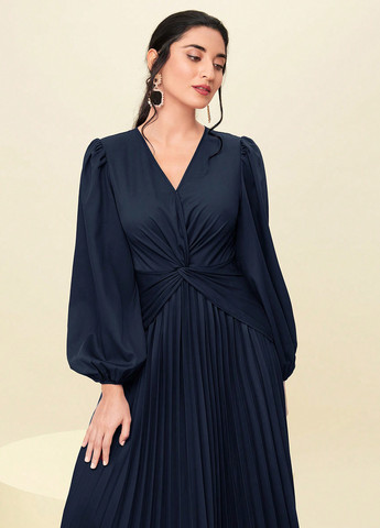 Темно-синя кежуал сукня плісована, на запах SHEIN однотонна
