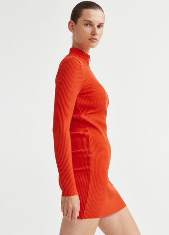 Красное кэжуал платье платье-водолазка H&M однотонное
