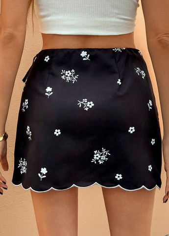 Черная кэжуал цветочной расцветки юбка SHEIN на запах