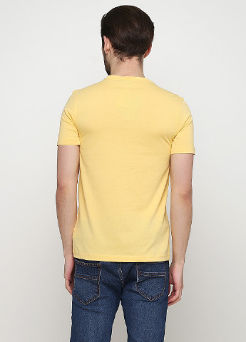 Желтая футболка United Colors of Benetton