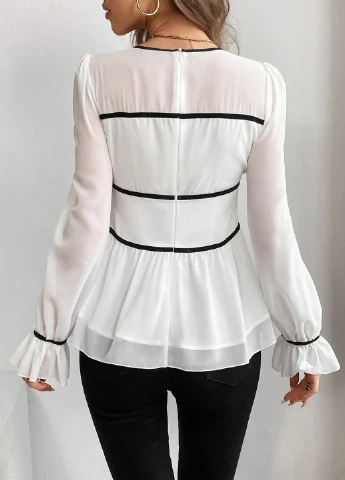 Біла блуза з баскою SHEIN