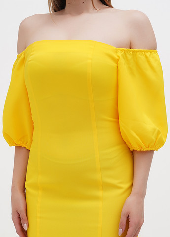 Желтое кэжуал платье футляр Dioni однотонное