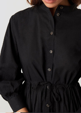 Чорна кежуал сукня сорочка NA-KD однотонна