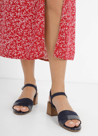 Темно-синие босоножки Geox с ремешком лаковые