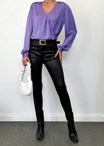 Лиловая блуза на запах SHEIN