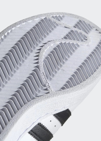 Белые всесезонные кроссовки adidas Superstar