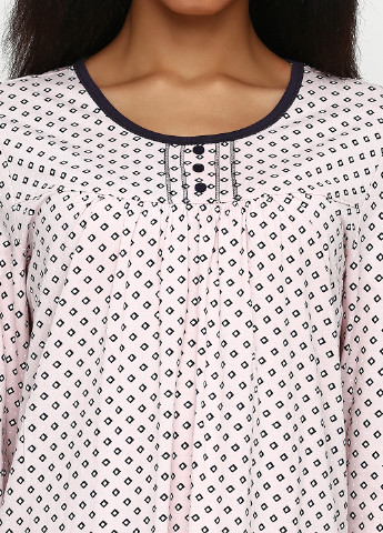 Нічна сорочка Brandtex Collection геометрична рожева домашня