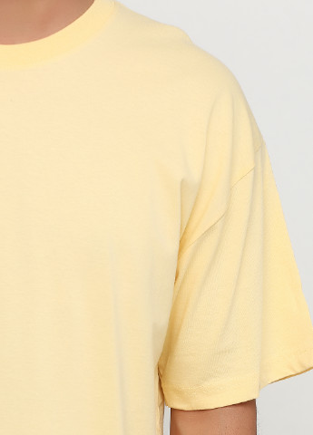 Светло-желтая летняя футболка Coin Coastal