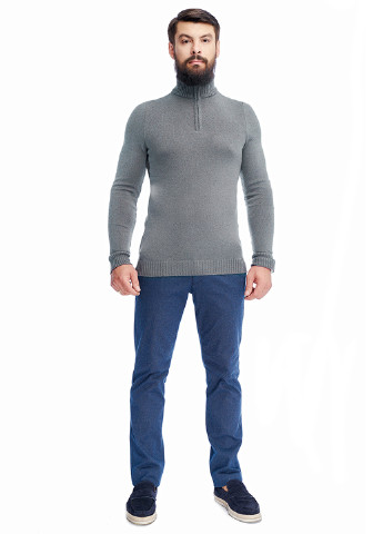Серый демисезонный свитер SVTR