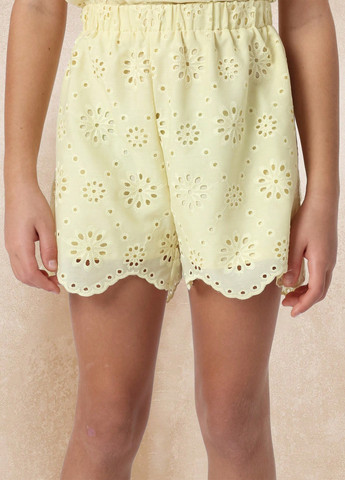Светло-желтый летний костюм (топ, шорты) SHEIN