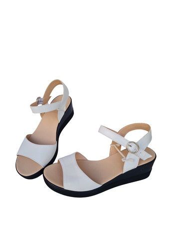 Белые босоножки Donna с ремешком