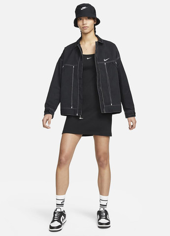 Черное спортивное платье dm6230-010 силуэтная Nike с логотипом