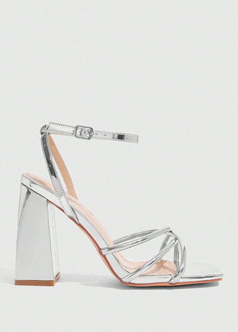 Серебряные босоножки SHEIN с ремешком