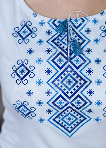 Женская вышитая футболка Карпатский орнамент белая с голубым Melanika (250206165)
