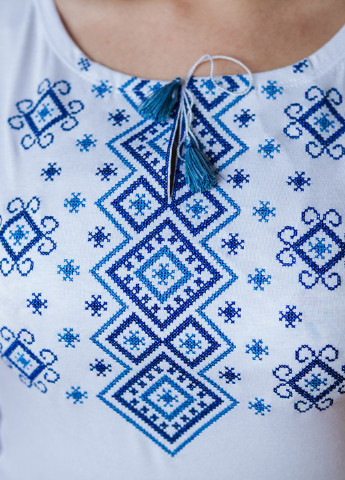 Жіноча вишита футболка Карпатский орнамент біла з блакитним Melanika (250206165)