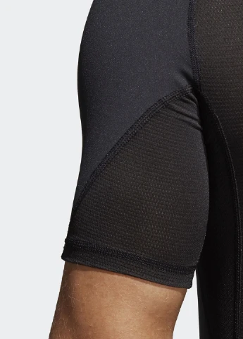 Черная футболка с коротким рукавом adidas