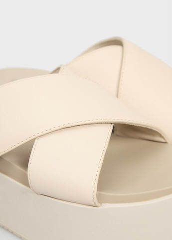 Светло-бежевые шлепанцы Calvin Klein Jeans с тиснением, с логотипом