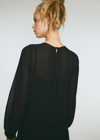 Черное кэжуал платье H&M однотонное