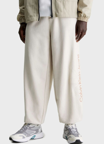 Светло-бежевые кэжуал демисезонные джоггеры брюки Calvin Klein Jeans